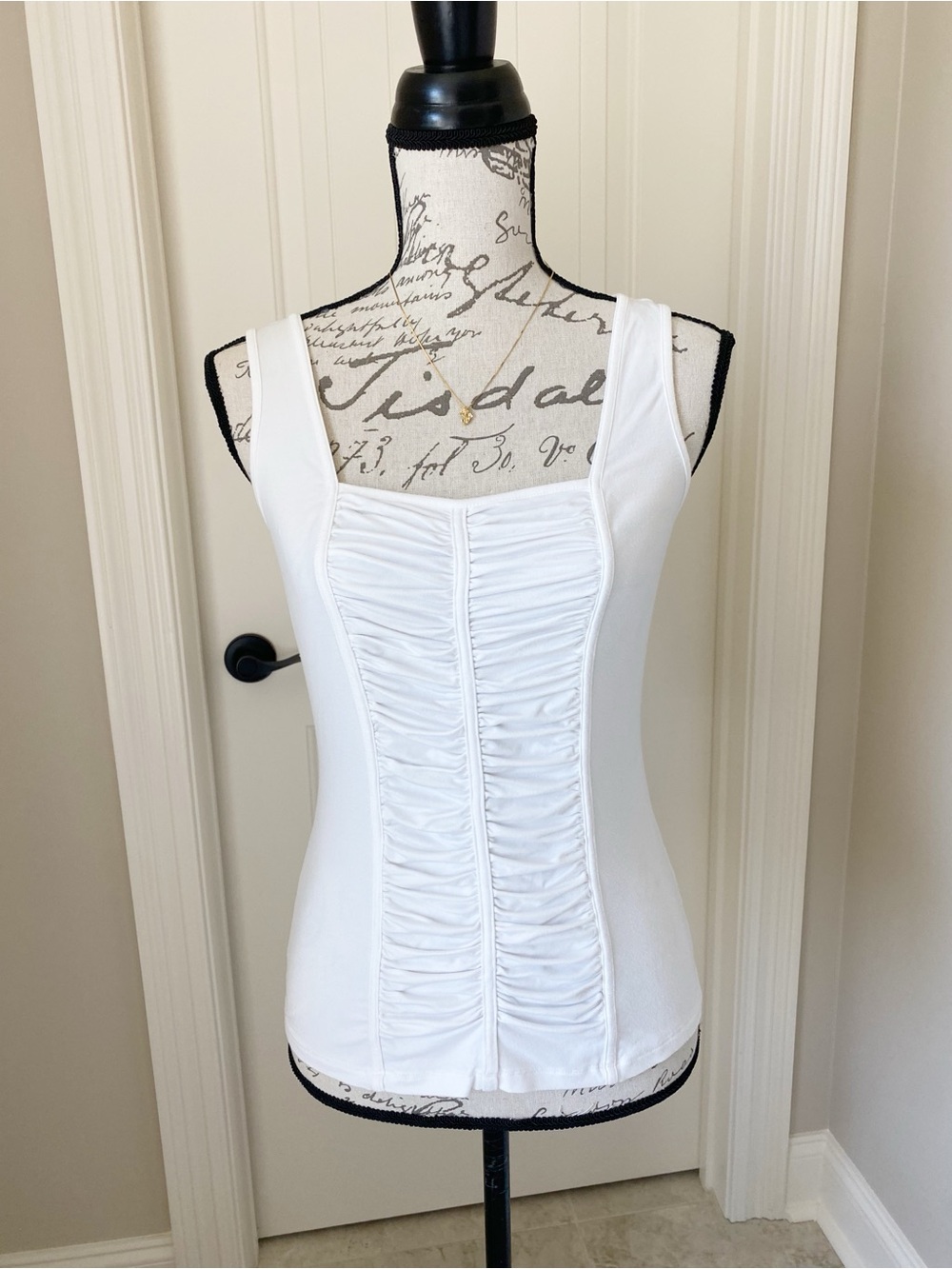 CACHE White Ruched Front Tank Top Size Medium - Picture 14 of 14